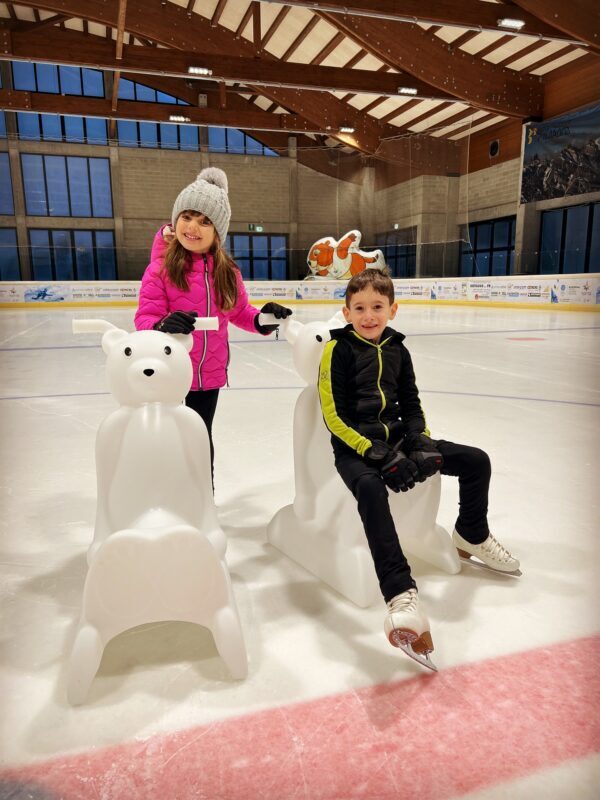 ⛸ Pronto a metterti in gioco sul ghiaccio? 🎊 Le nostre lezioni di pattinaggio sono…